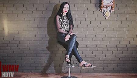 Shoeplay With Leggins (HDTVWMV) – Lady Amira