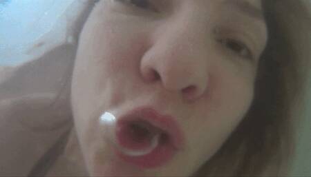 UNDERWATER CLOSEUP 28 E (talking underwater)