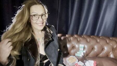 Marlboro 100s - Practicing smoke rings