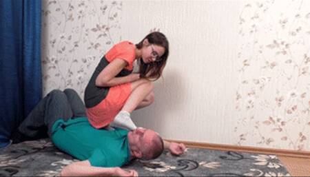 Nerdy babe in smelly grey socks puts her feet on man's lips, vf2147x 1080p