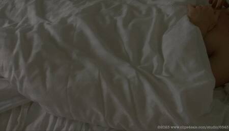 Handjob on the bed (2015) (MP4)