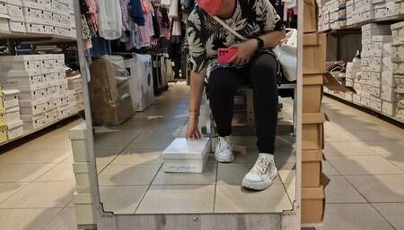 In the shoe store dirty feet and sweaty sneakers to try 760HD