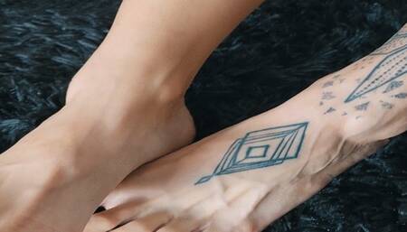 Playing with my girlfriend's feet