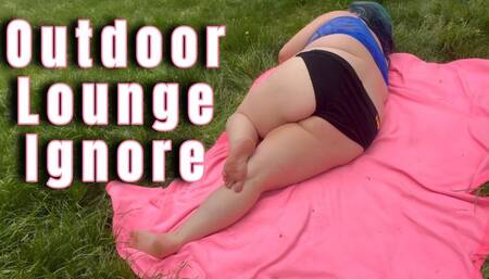 Outdoor Lounge Ignore