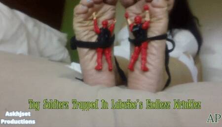 Toy Soldierz Trapped In Labutee's Endlezz Wrinklez