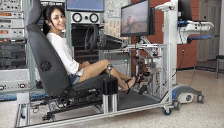 Sushii Tries Out the Muddy Truck Simulator (MP4 - 720p)