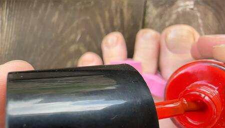 short toes with shiny red polish mpg