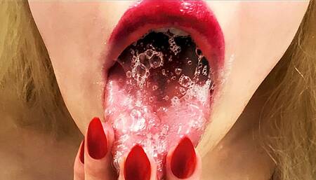 Drooling & Spit play 4K