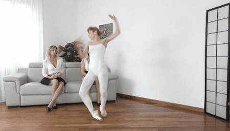 The ballet injury and the mean teacher ( LEG CAST E SPRAINED )