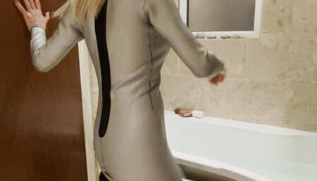 silver neoprene wetsuit scuba cum in bath