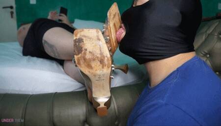 Licking Gleyca's Shoes