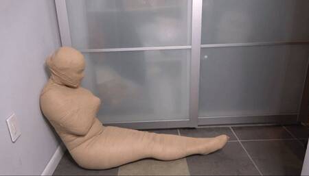 Mummification Therapy: Tilly McReese, Jackson Kohl, and Stella Elle (4K)