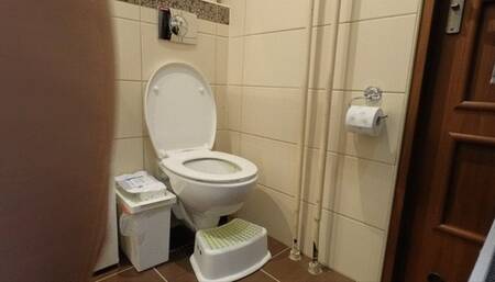 Powerfull & tense muscles toilet visit - muscle calf and hard nipples