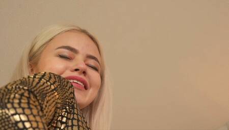 Worship Gold Ass Of Khaleesi From Ukraine - Russian Language - UHD 3840x2160 - 4K