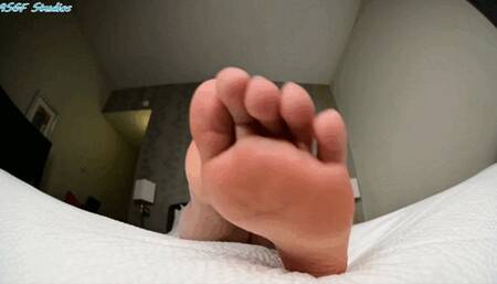 Nixlynka wants you to bite her feet! - MP4