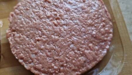 Gastric juices decompose two hamburgers - Vore with PillCam 4K