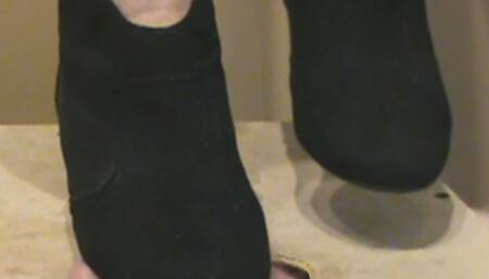 Boots Pressing Pre-Seeding Penis