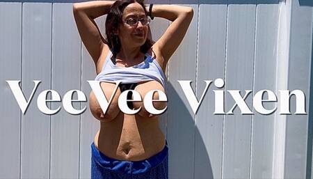 Boob bouncing outside