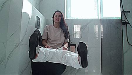 big Black toilet ! (1920x1080 HD) MP4