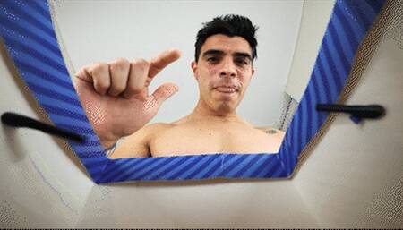 GIANT CHESTER & THE TINY PRESENT