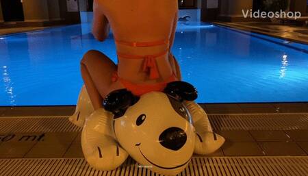 Lari sinks her doggo