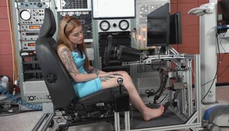 Jasper Evaluates More Shoes for Driving in the Simulator (MP4 - 720p)