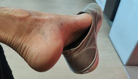 Shoeplay, foot play, dangling, dipping and dropping my wrecked shoes in public (avi)