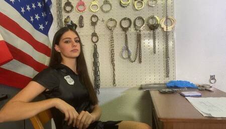 Reporter Luna asks cop Gaia to be arrested