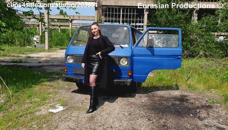 90 - Jenny check old van