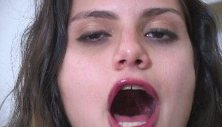 Kikki's mouth farts-SD