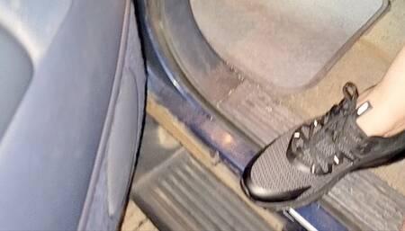 Black Sneaker Rev & Floor