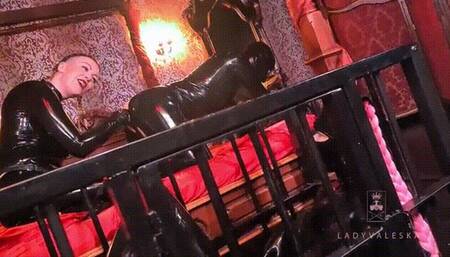 Cuckolding the Dolly with the Gimp