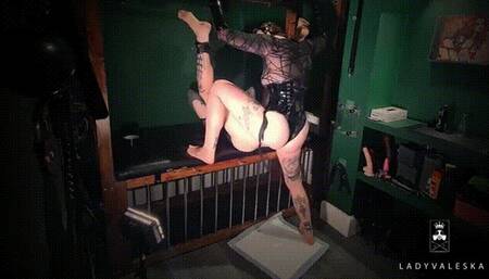 Pegging and Fisting Hoist Slut (wmv)