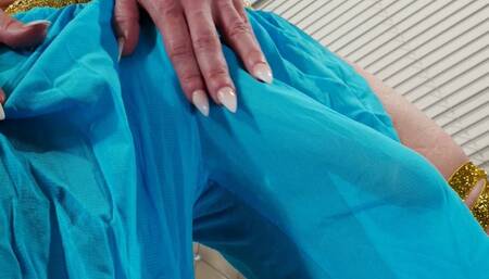 A Cocky Jasmine! MP4