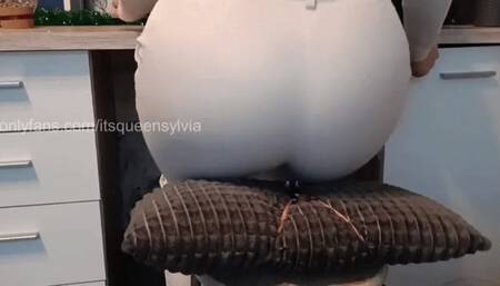 My New Seat Cushion Pt 2: Work day! (Giantess Sylvia)