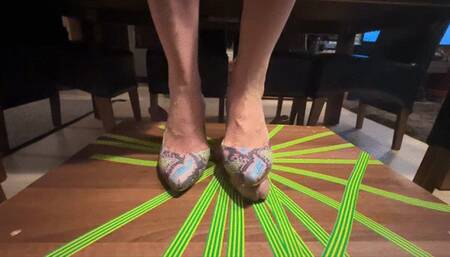 Snake stilettos shoejob on Cockbox