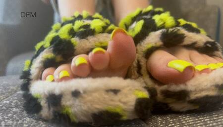 "Toetallydevine Fuzzy Shoes Tease"