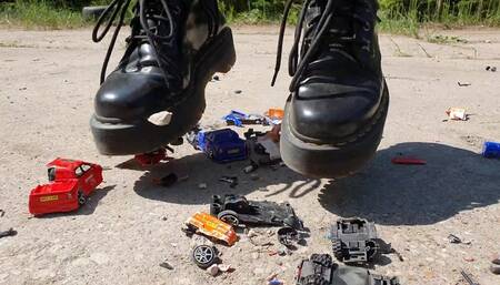Tiny Toy Cars Crush in Dr Martens WMV