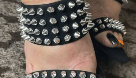 Juliette_rj wearing strap-on Jiggling her black dick ready to eat her slave ass - FOR MOBILE DEVICE USERS - STRAP-ON - BBW BODY - BLACK DILDO - HIGH HEELS