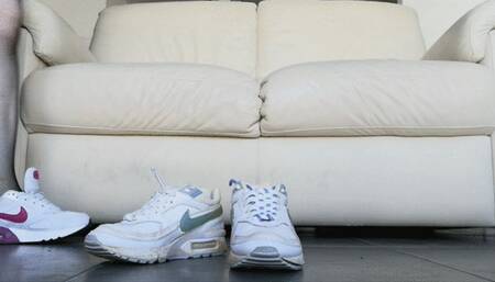 Raven pisses on her white and blu nike air max