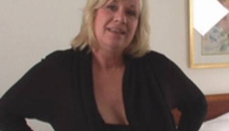 Atlanta Fan Comes In For A Quicky Blowjob From Faith Morgan! (1st half wmv)