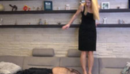 KIRA - Couch Carpet - EXTREME Barefoot Trampling