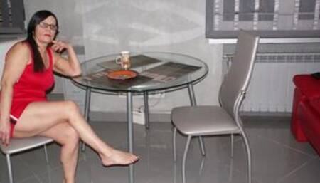 OMAGEIL Stretching pussy in public