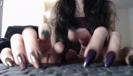 Hand Worship - Metallic Nails