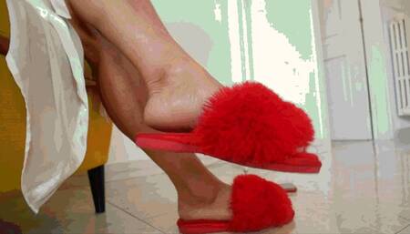 In sexy slippers MP4(1920x1080)FHD