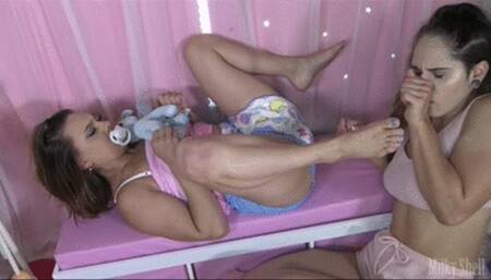 Boom Booms In Her Diaper (HD MP4)