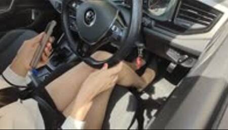 Sarah steals her boyfriends car! No license!!!