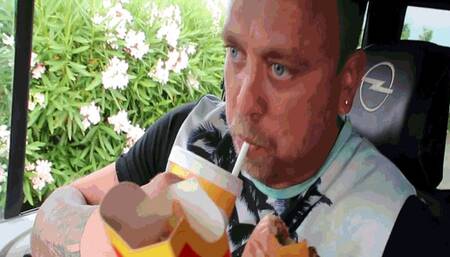 Clyde's huge belly MP4(1280*720)HD