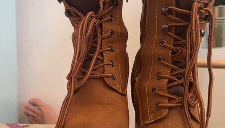 Shoejob with ankle boots