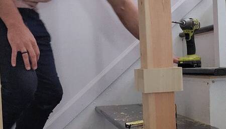 Contractor jerks off while client isn't home